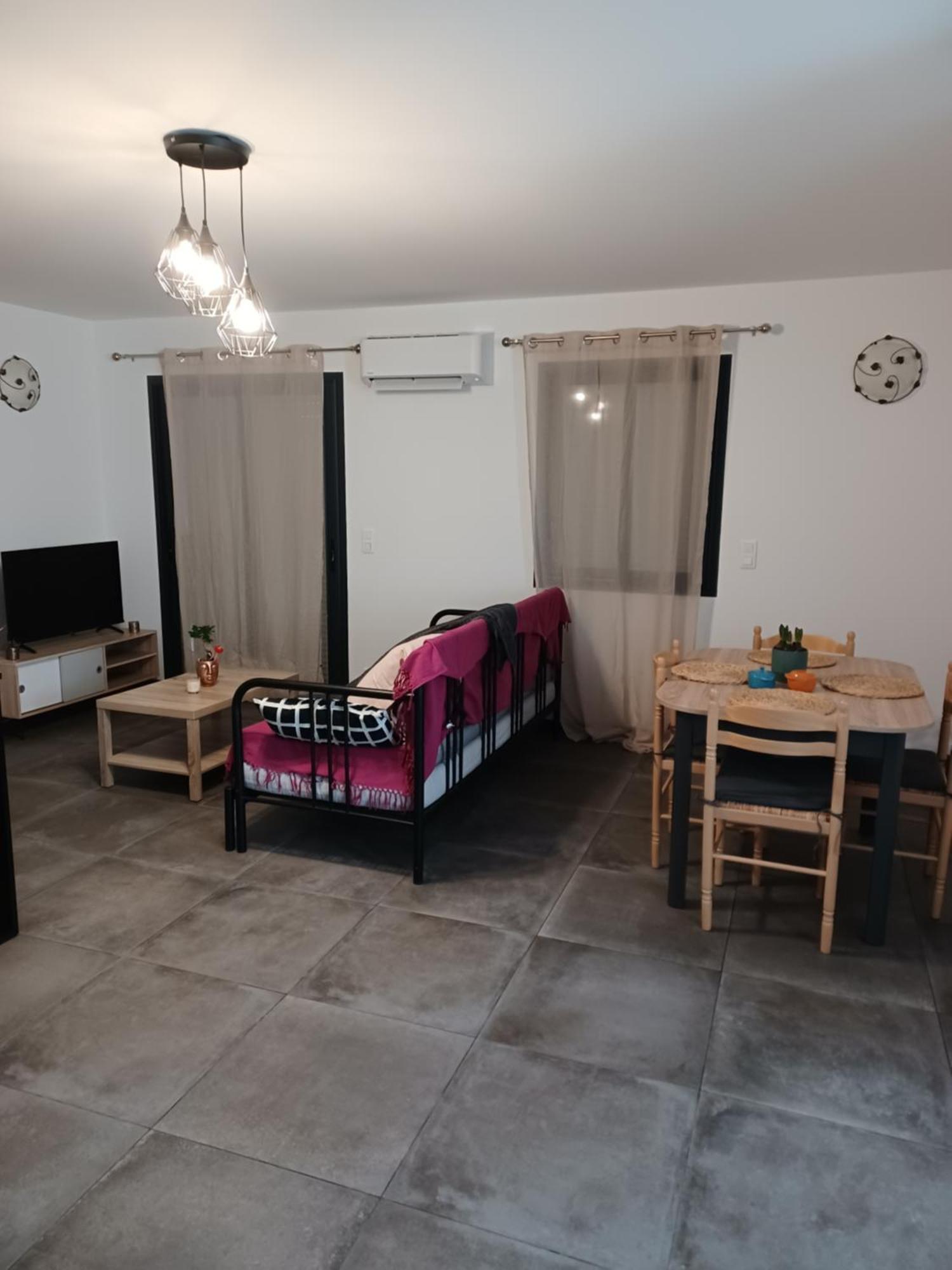 Le Rendez Vous De L'ete Apartment *